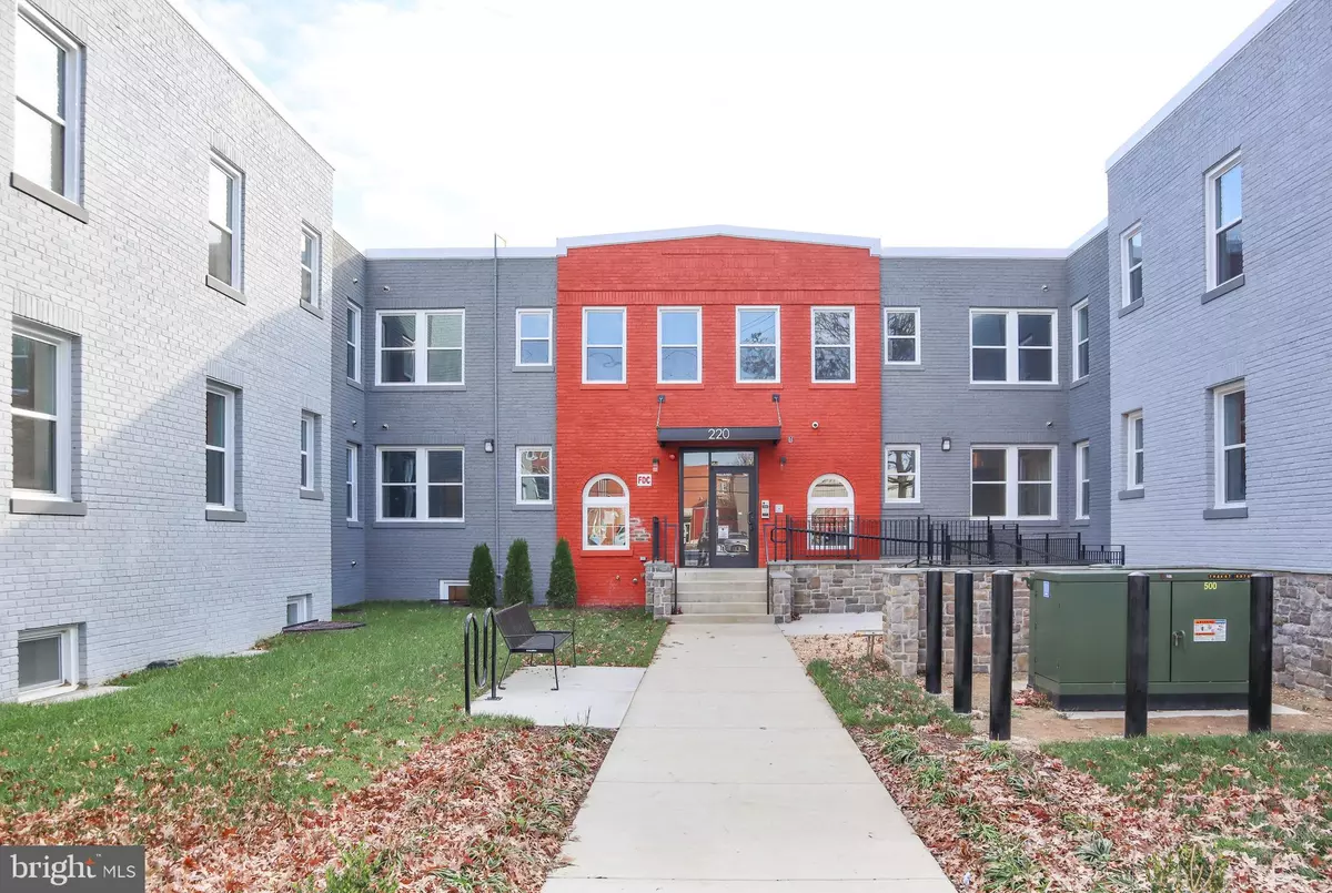 Washington, DC 20011,220 HAMILTON ST NW #114