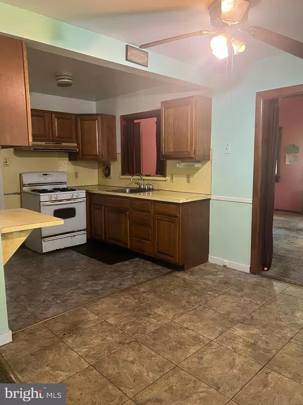 Stratford, NJ 08084,13 DUKE AVE