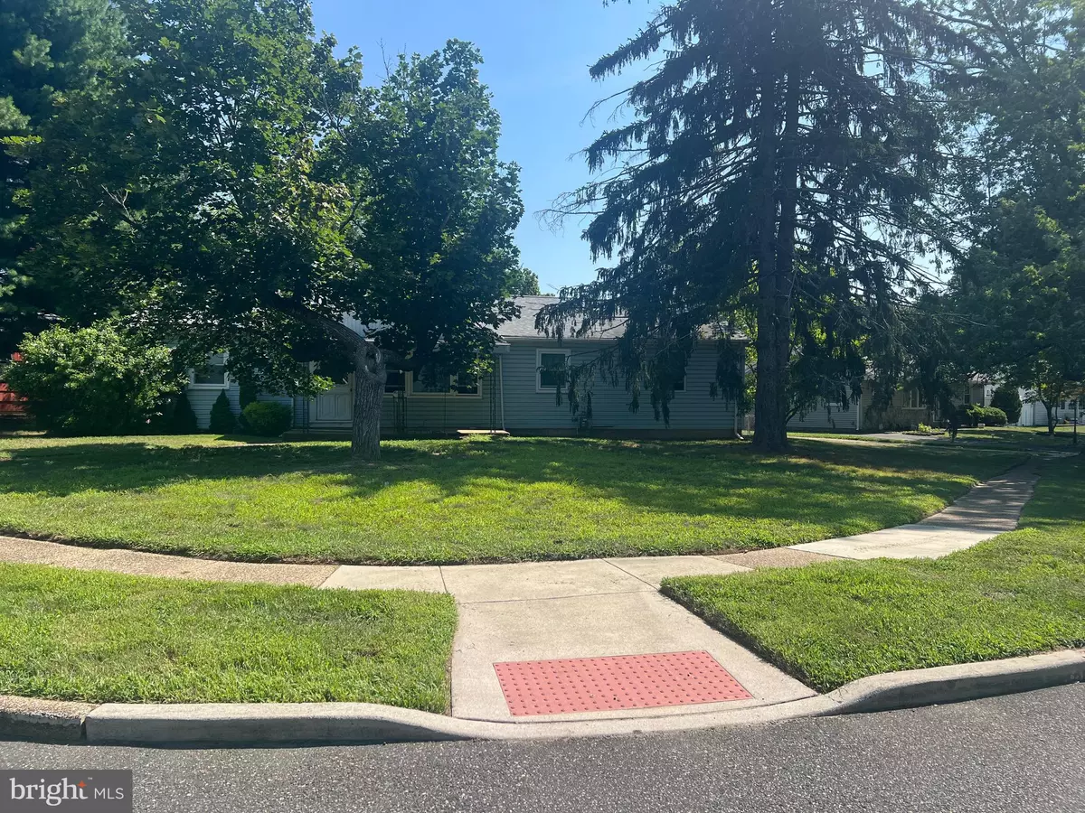 Stratford, NJ 08084,13 DUKE AVE