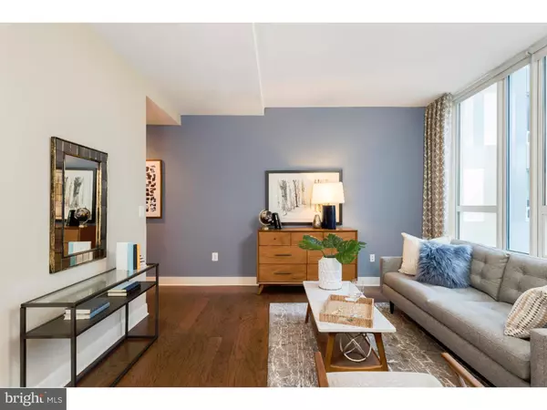 Philadelphia, PA 19103,1900-20 ARCH ST #321