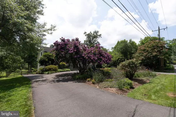 Falls Church, VA 22044,6611 DEARBORN DR