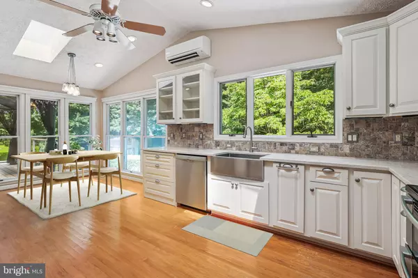 Herndon, VA 20171,12334 FOLKSTONE DR