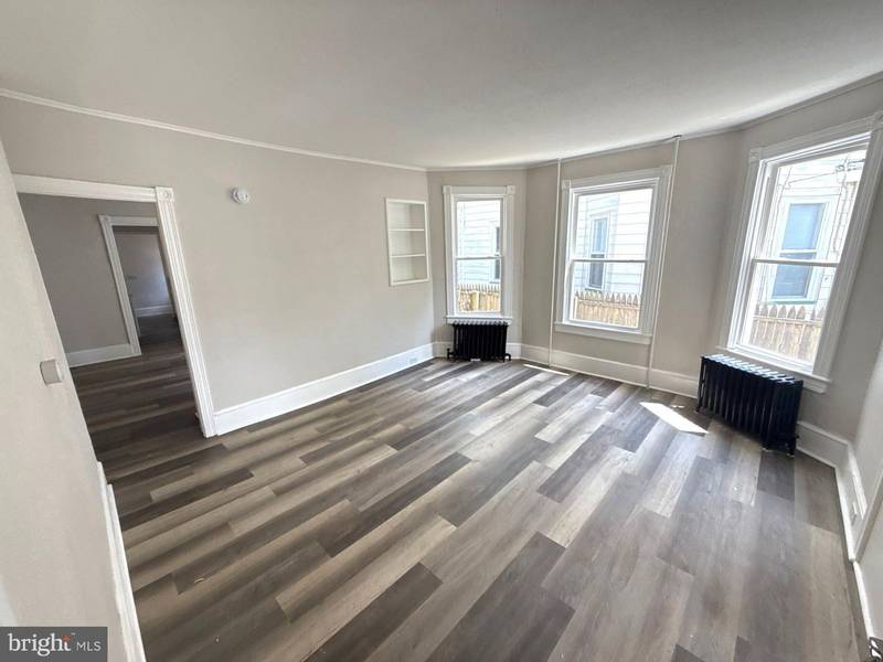 98 W MAIN ST #1, Millville, NJ 08332