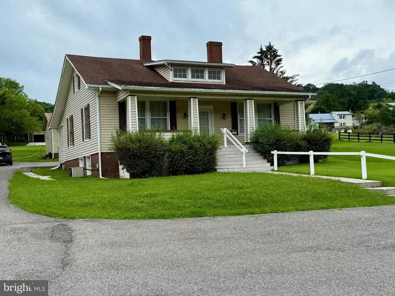 405 N MAIN ST, Franklin, WV 26807
