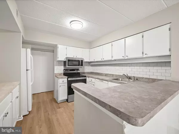 Columbia, MD 21044,5633 HARPERS FARM RD #B