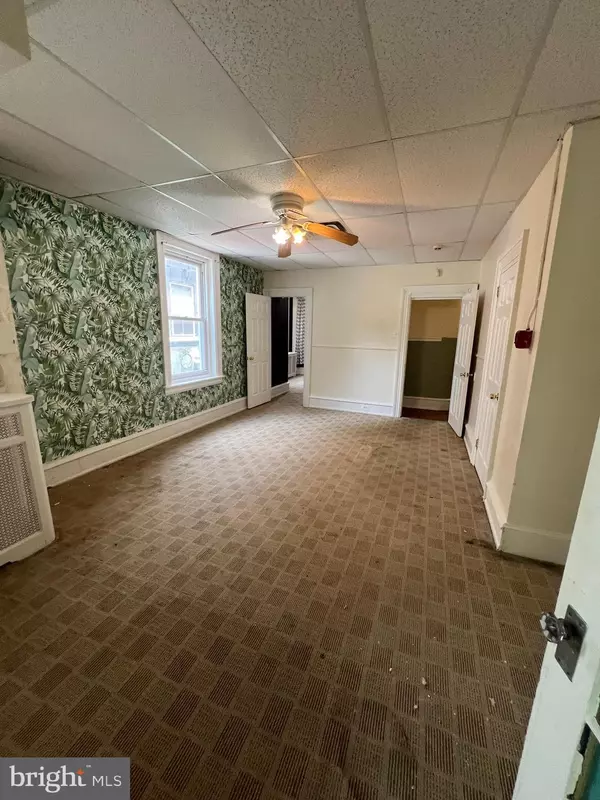 Philadelphia, PA 19141,5114 N BROAD ST
