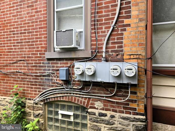 Philadelphia, PA 19120,220 E TABOR RD