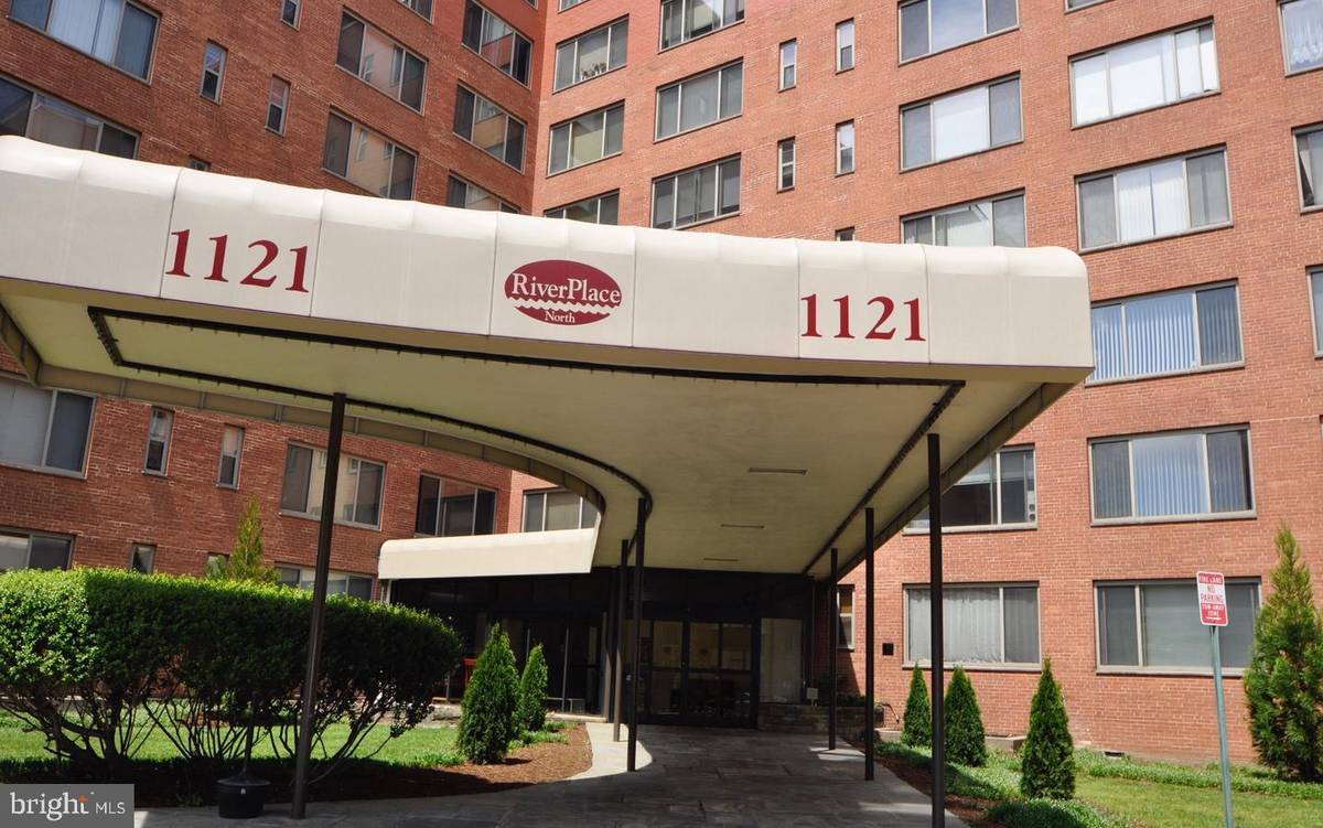 Arlington, VA 22209,1121 ARLINGTON PL #503