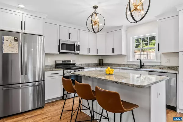 903 CHARLTON AVE, Charlottesville, VA 22903