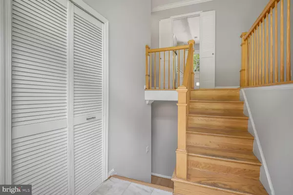 Potomac, MD 20854,11733 AMBLESIDE DR