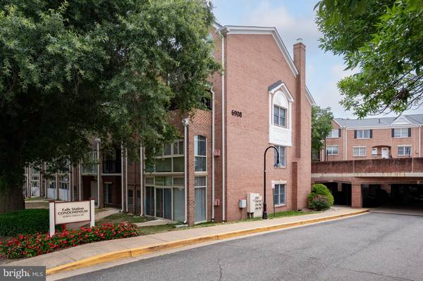 6908 FAIRFAX DR #112, Arlington, VA 22213