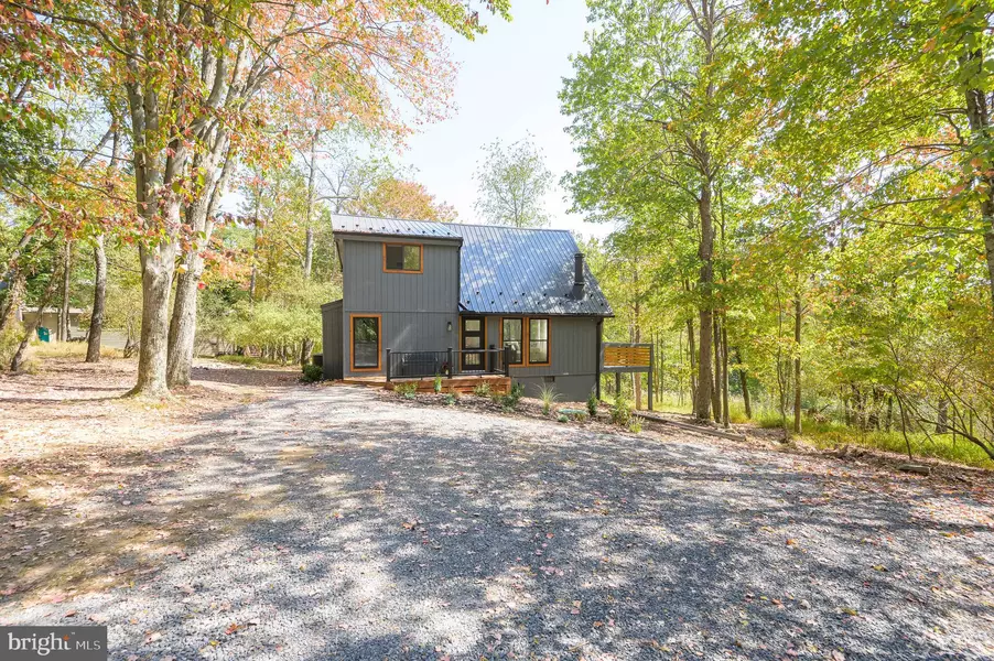 231 WINTERCAMP TRAIL, Hedgesville, WV 25427
