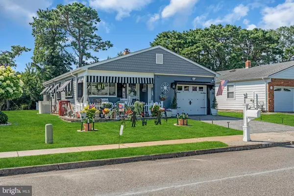 82 VIRGIN ISLANDS DR, Toms River, NJ 08757