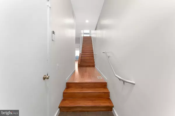 Philadelphia, PA 19123,333 GREEN ST #5