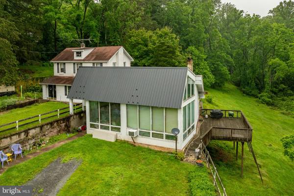 Mohnton, PA 19540,124 TAKACS LN