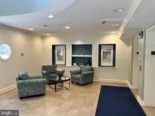 Falls Church, VA 22043,7011 FALLS REACH DR #309