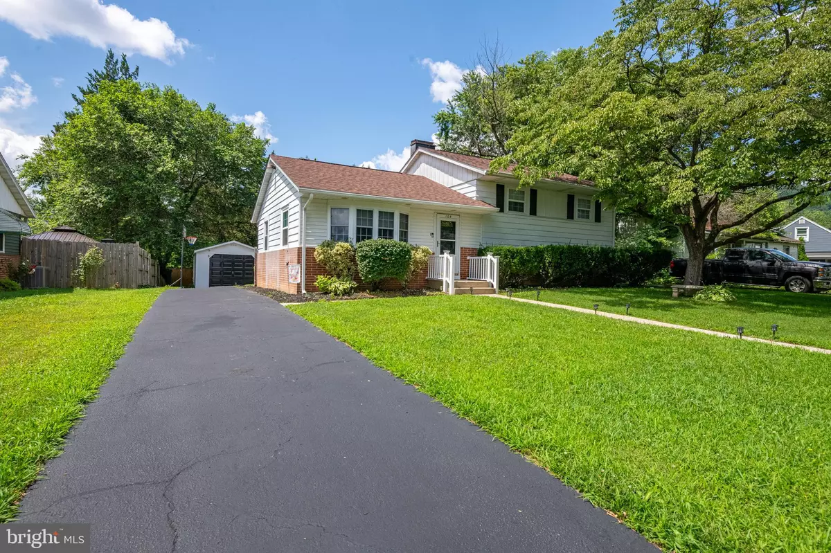 Reading, PA 19606,105 CENTER LN
