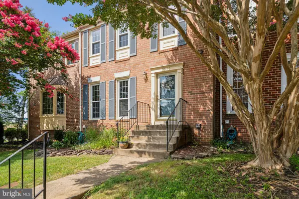 Oakton, VA 22124,10455 WHITE GRANITE CT