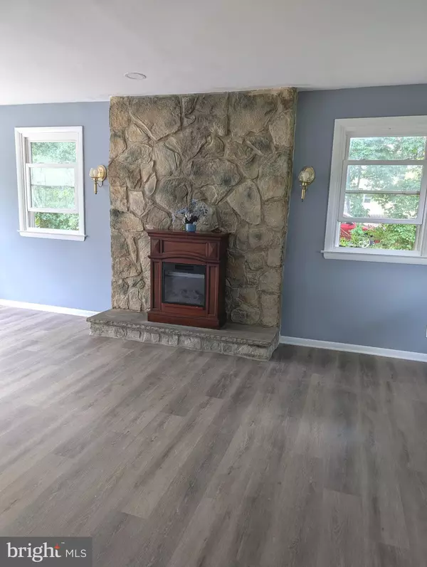 Somerdale, NJ 08083,218 E SOMERDALE RD
