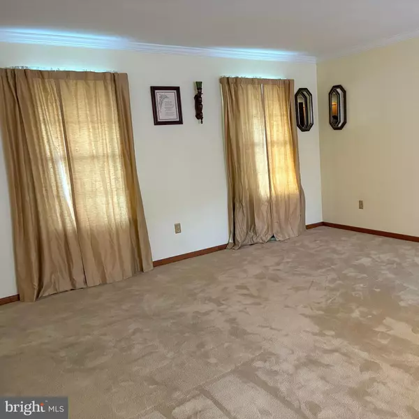 Newark, DE 19702,6 E KAPOK DR