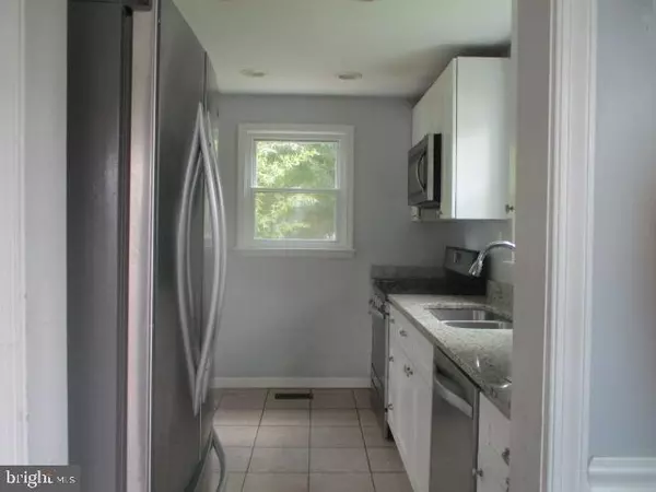 Glen Burnie, MD 21061,911 MEADOWBROOK RD