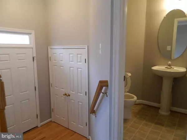Alexandria, VA 22306,7574 GREAT SWAN CT