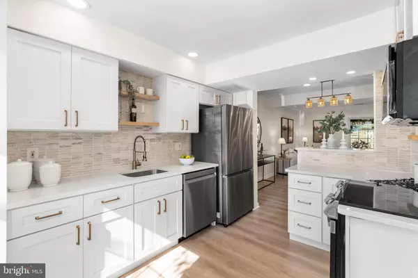 Alexandria, VA 22310,6535 YADKIN CT