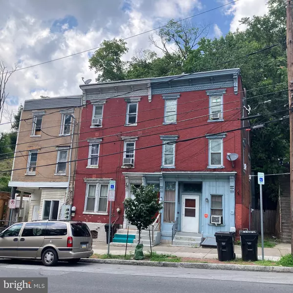 1210 MARKET ST, Harrisburg, PA 17103