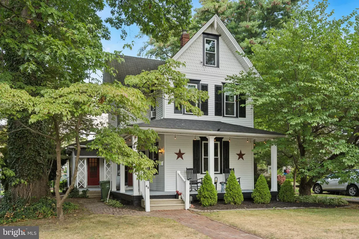 Palmyra, NJ 08065,43 E HENRY ST