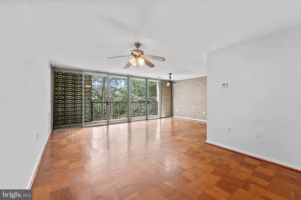 Annandale, VA 22003,4420 BRIARWOOD CT N #25