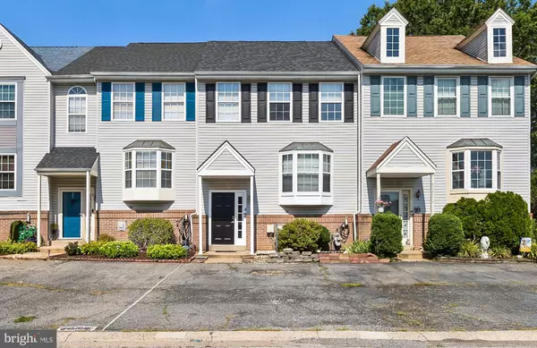 4 WINTON LN, Newark, DE 19702
