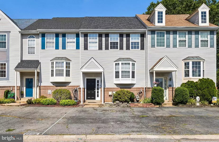 4 WINTON LN, Newark, DE 19702