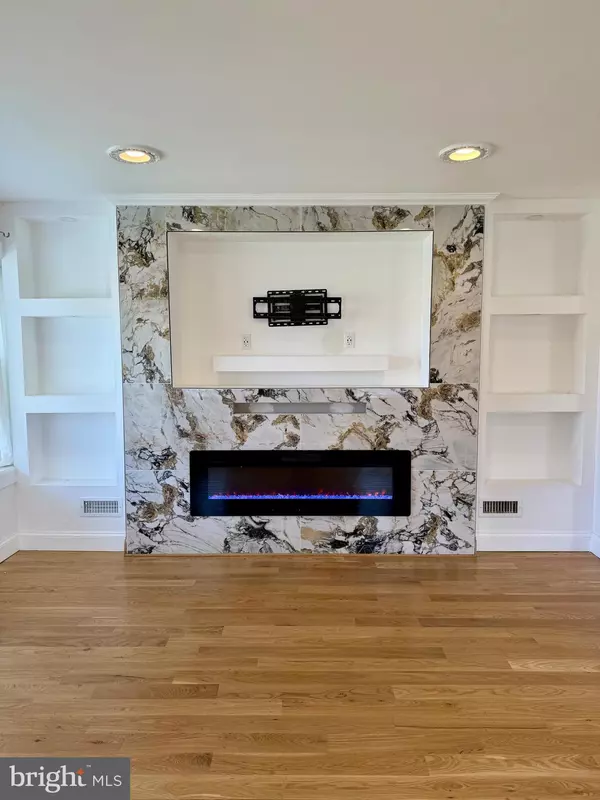 Bristol, PA 19007,727 MERLIN ST