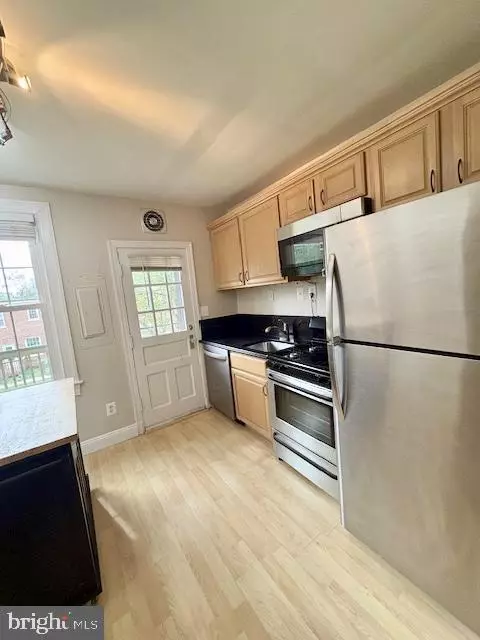 Arlington, VA 22204,1303 S BARTON ST #204