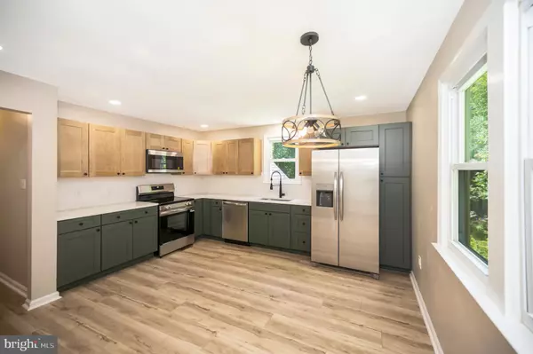 Woodford, VA 22580,8418 FREDERICKSBURG TPKE