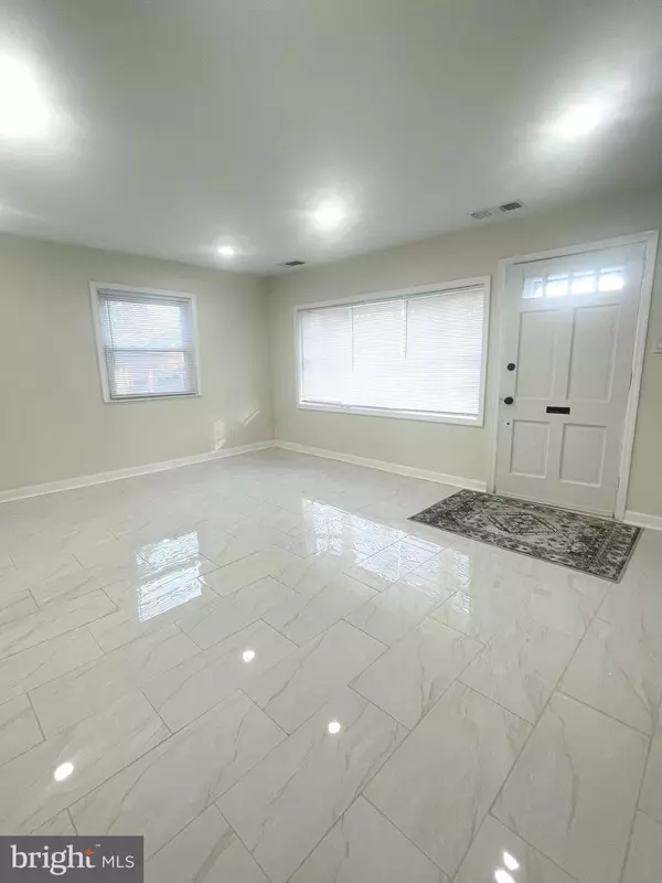 Philadelphia, PA 19116,825 DELRAY ST