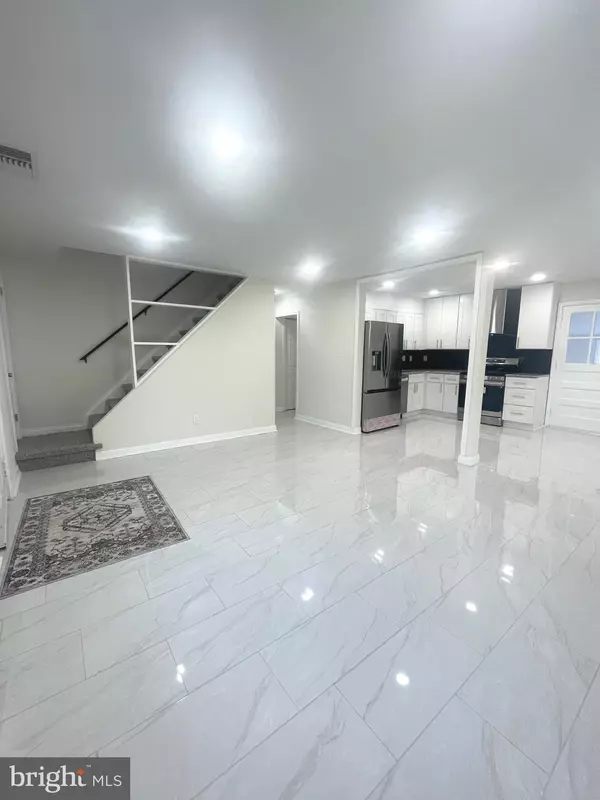Philadelphia, PA 19116,825 DELRAY ST