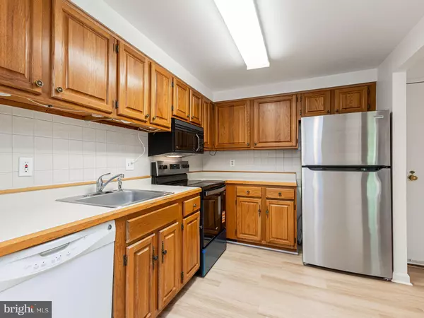 Alexandria, VA 22304,801 N HOWARD ST #305