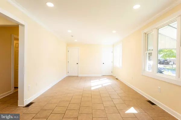 Rosedale, MD 21237,8102 SUMTER AVE