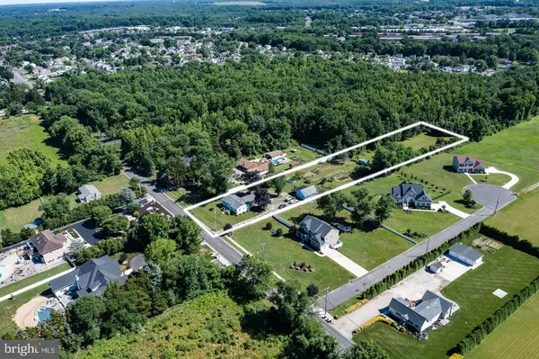 Clementon, NJ 08021,98 KELLY DRIVER RD