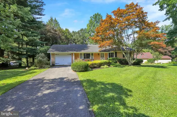 Lancaster, PA 17603,25 HOLLY DR