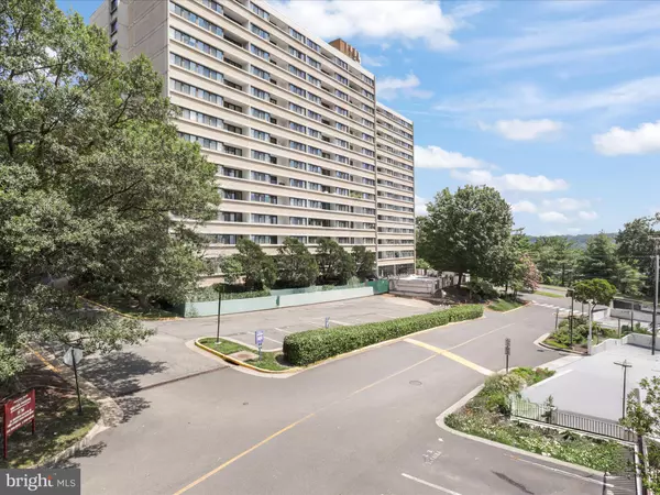 5911 EDSALL RD #408, Alexandria, VA 22304