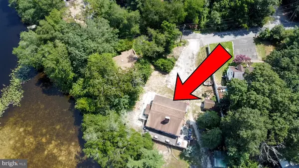 Fairton, NJ 08320,42 CEDAR LN