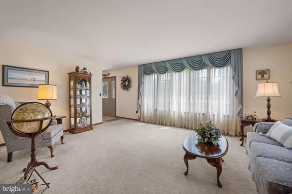 Pilesgrove, NJ 08098,33 BUTTONWOOD DR