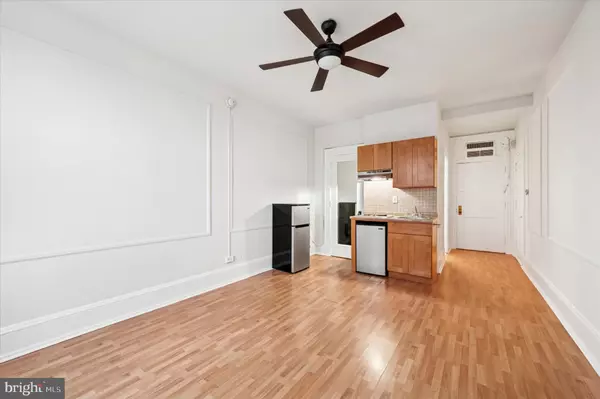 Philadelphia, PA 19107,1324 LOCUST ST #1121