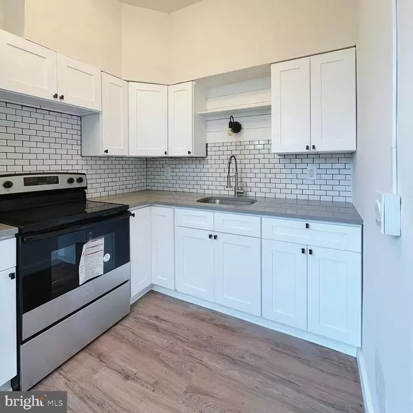 Philadelphia, PA 19120,408 W OLNEY AVE #1R