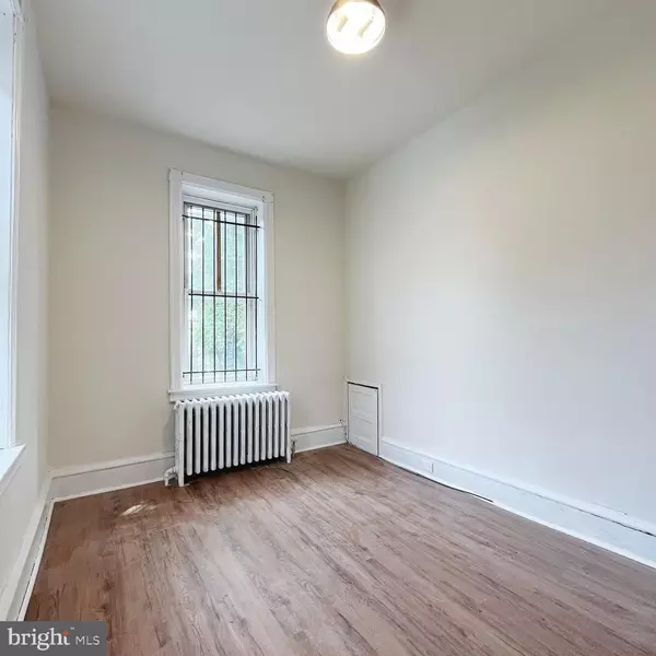 Philadelphia, PA 19120,408 W OLNEY AVE #1R