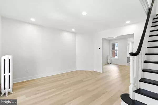 Philadelphia, PA 19120,420 ROSELYN ST