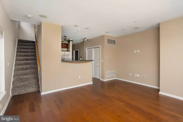 Delran, NJ 08075,22 SWAN CT