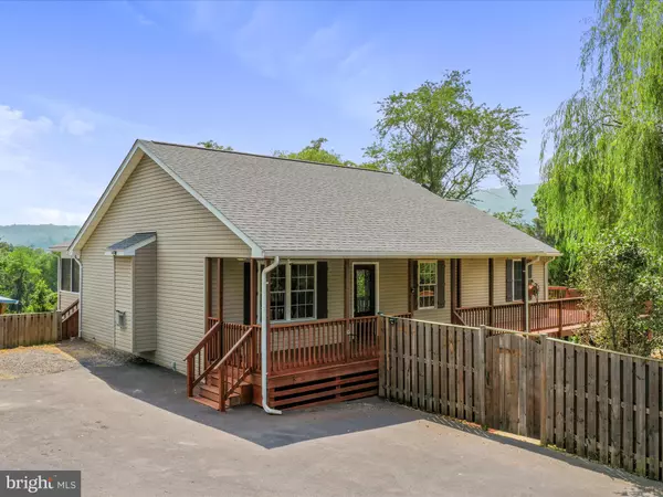 Linden, VA 22642,211 APPLE ORCHARD DR